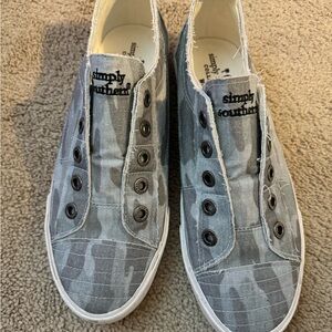 Simply Southern Camouflage laceless shoes